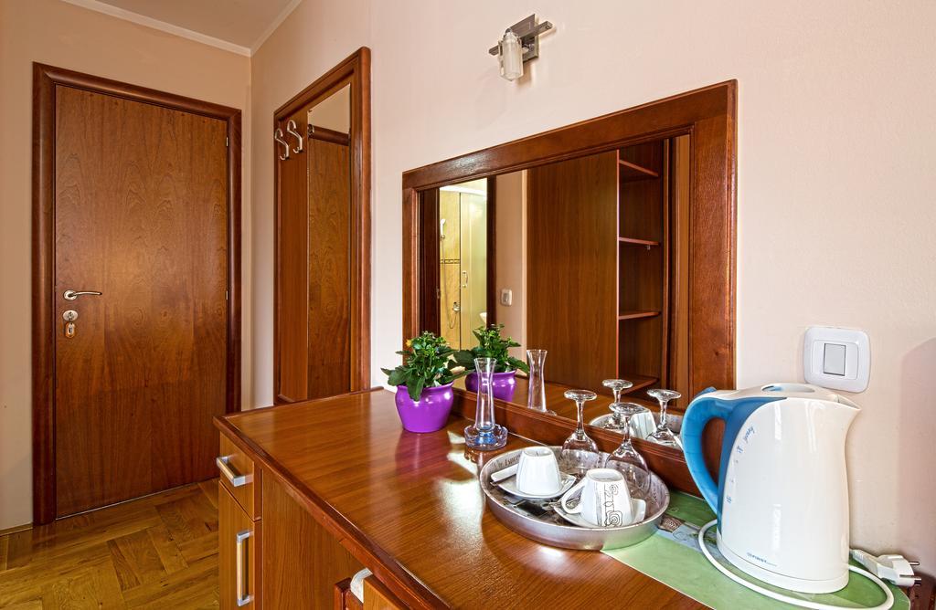 Guest House Harmonia Budva Eksteriør bilde