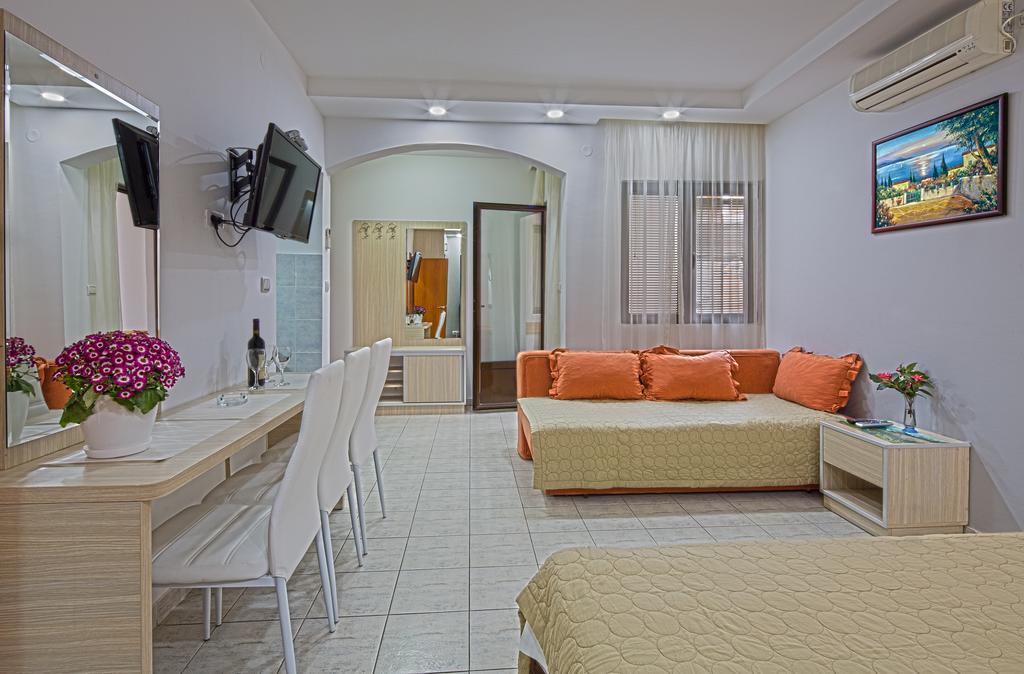 Guest House Harmonia Budva Eksteriør bilde