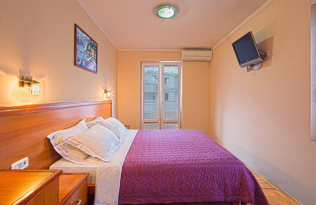 Guest House Harmonia Budva Eksteriør bilde