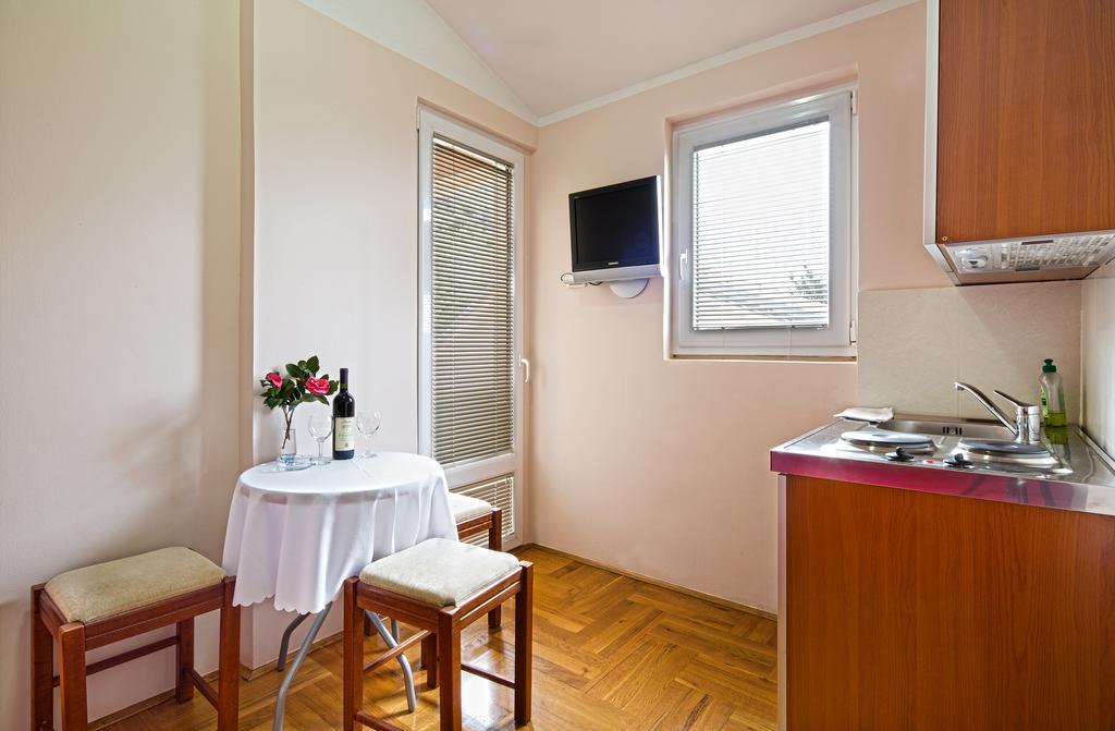 Guest House Harmonia Budva Eksteriør bilde