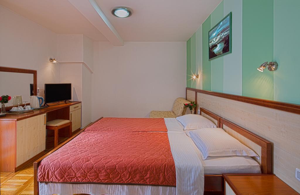 Guest House Harmonia Budva Eksteriør bilde